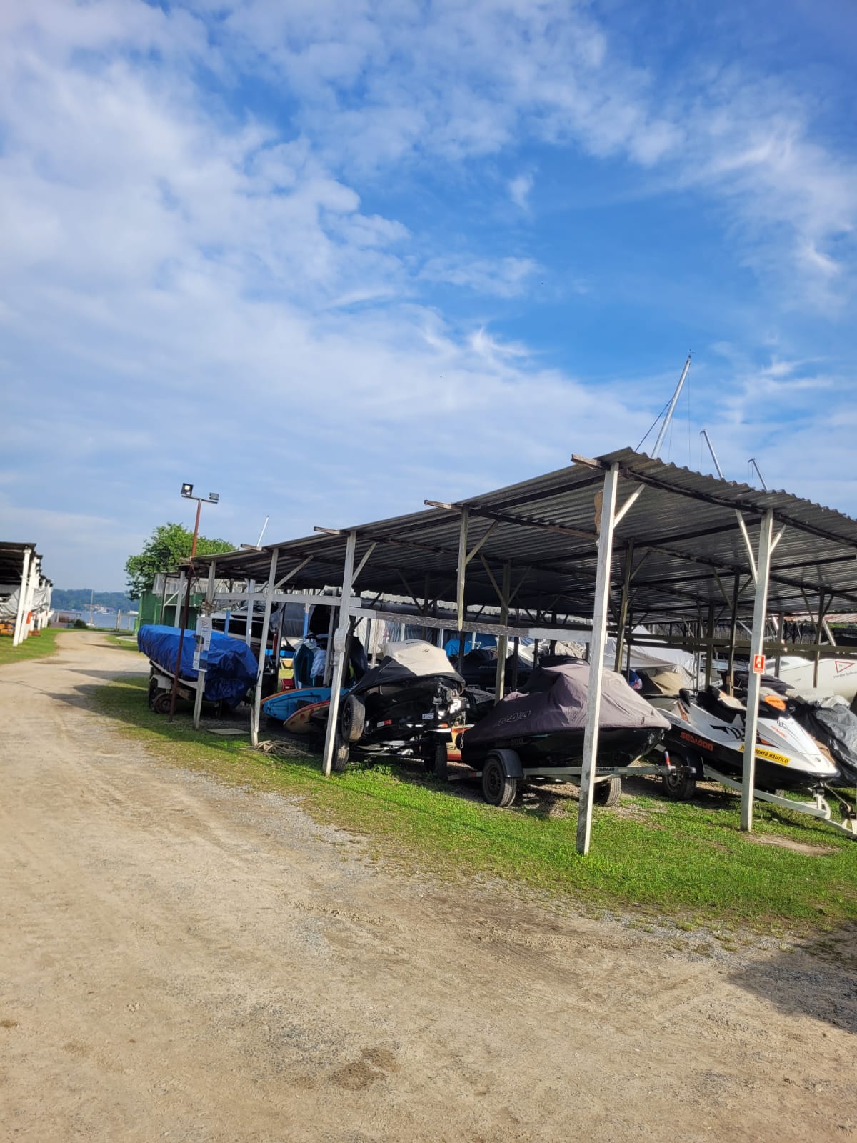 Garagem náutica da Marina Sylvestre — estrutura de guarda